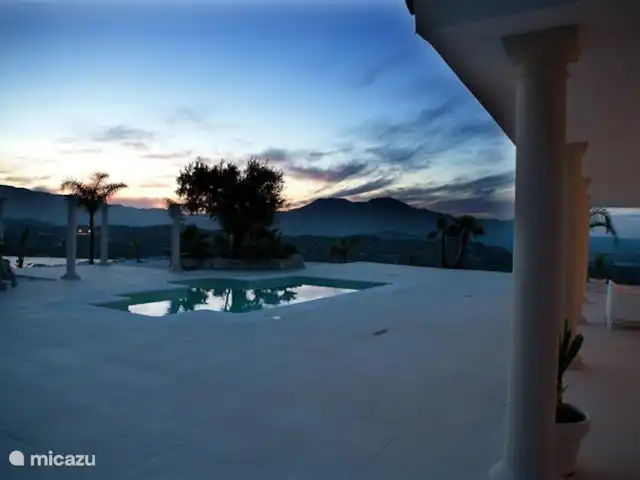 Casa Los Pilares huren in Spanje, Andalusië, Monda - villa Casa Los Pilares - Uitzicht by night