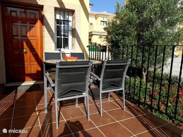 Villa Botman en España, Costa Blanca, Algorfa - villa Nuestra terraza delantera favorita, en el oeste.