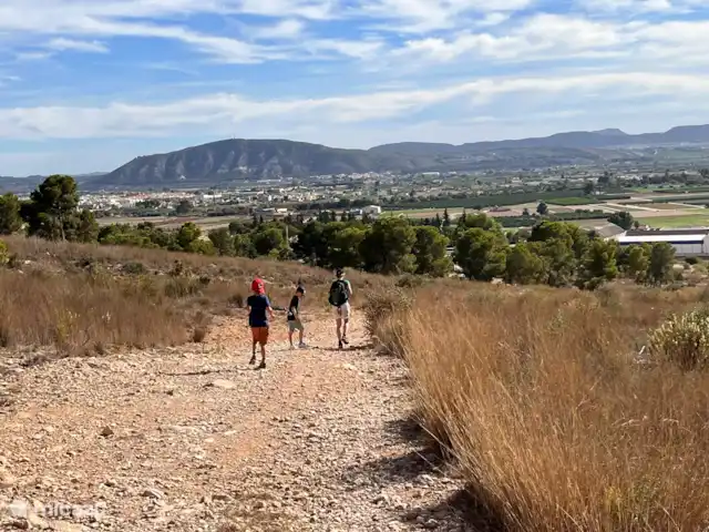 Villa Botman en España, Costa Blanca, Algorfa - villa ¡La Sierra de Orihuela es fácil de escalar para grandes y pequeños! Y en la parte superior de la cruz, a 450 metros, ¡hermosa vista!
