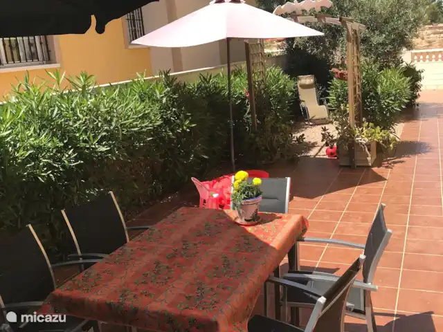 Villa Botman en España, Costa Blanca, Algorfa - villa Disfrute del almuerzo y la cena en el jardín privado, con o sin algo sabroso de la barbacoa...
