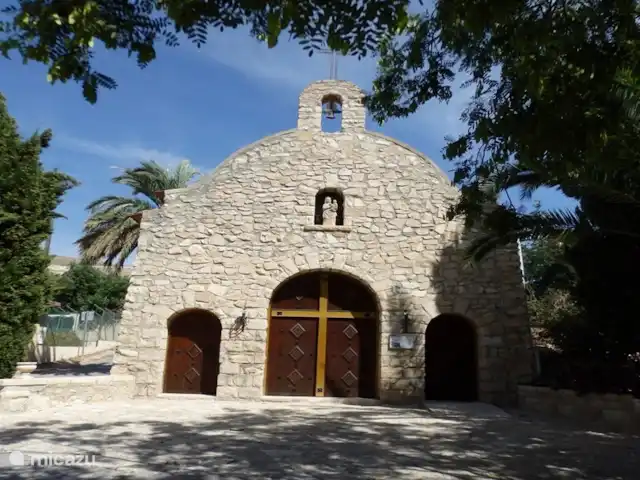 Casita Coveta Neptuno | Espagne, Costa Blanca, Coveta Fumá - maison mitoyenne L'église de La Coveta Fuma sur la place