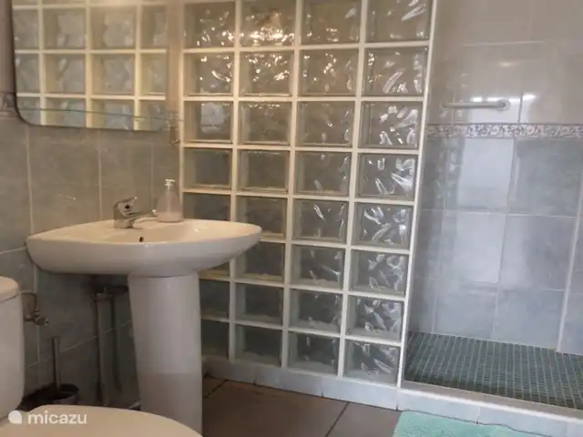 Casita Coveta Neptuno | Espagne, Costa Blanca, Coveta Fumá - maison mitoyenne Salle de bain avec douche à l'italienne et WC