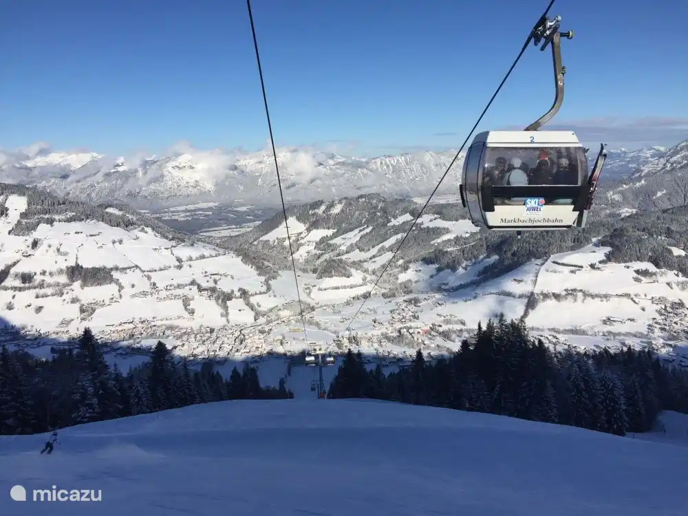Comfortable gondola, near the apartment, to the beautiful ski and hiking area Markbachjoch.
