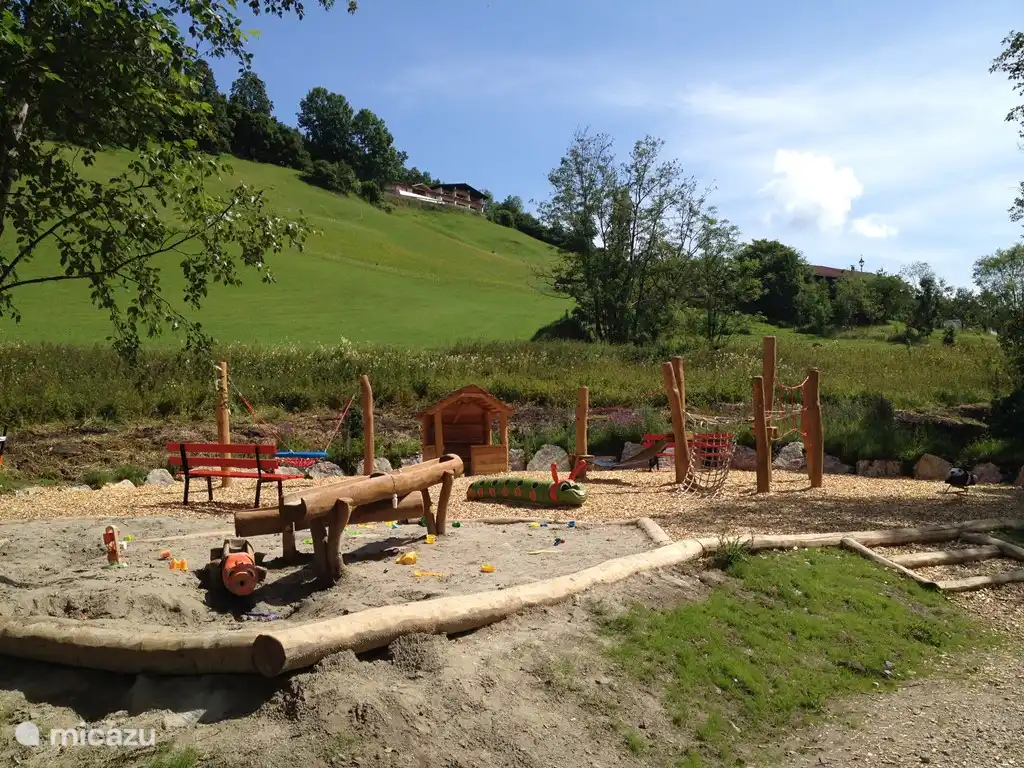 In 2014, there were several such playgrounds in Niederau and the other villages by the municipality. This playground is located along the hiking trail, near the apartment.
