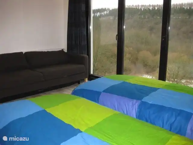 Location de Vacances Belgique, Ardennes, Bouillon, maison de vacances - Gretu26 Chambre avec deux lits simples et un canapé-lit double.