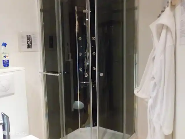 Location de Vacances Belgique, Ardennes, Bouillon, maison de vacances - Gretu26 douche dans le studio