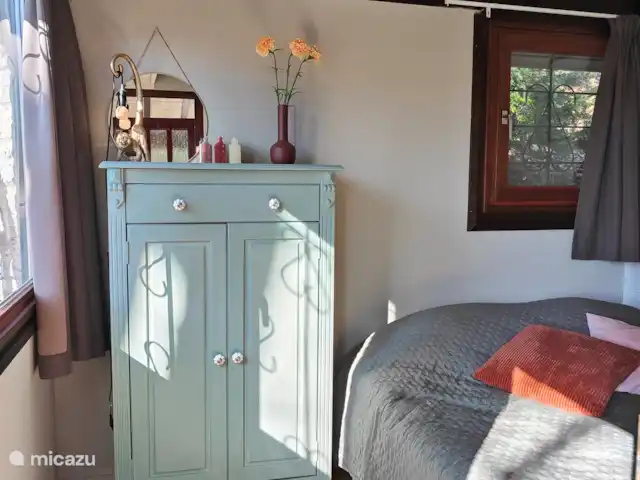 Blick am Sonne | Allemagne, Rhénanie-Palatinat, Mörschied - maison de vacances Chambre parentale avec lit double (160 x 200). oreillers et couettes (2 x 140x200 ou 1 x 240x220)