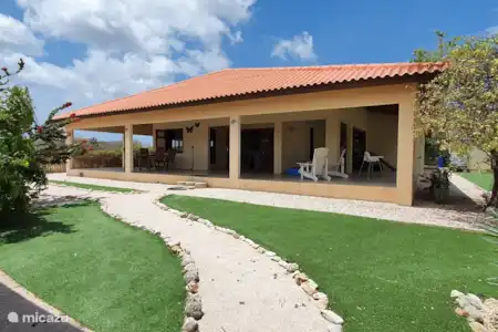Vacation rental Curaçao, Banda Abou (West), Grote Berg holiday house Butuela