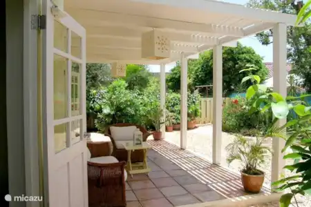 Vacation rental Curaçao, Curacao-Middle, Jongbloed - apartment Alma Tropical Porch