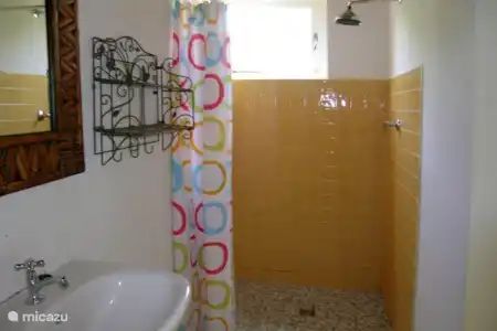 Vacation rental Curaçao, Curacao-Middle, Jongbloed - apartment Alma Tropical Bathroom