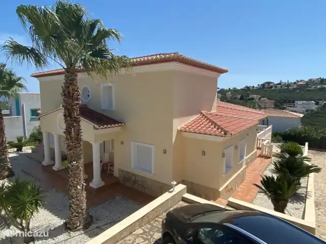 Villa Milà | Espagne, Costa Blanca, Benitachell - villa La voiture peut également être garée en haut de l’allée pour plus de commodité.