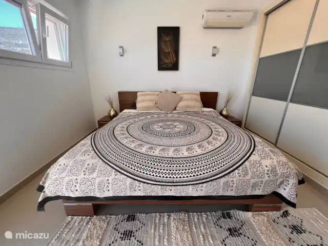 Villa Milà | Espagne, Costa Blanca, Benitachell - villa Il s’agit de la chambre principale de l’étage supérieur et dispose d’un climatiseur.