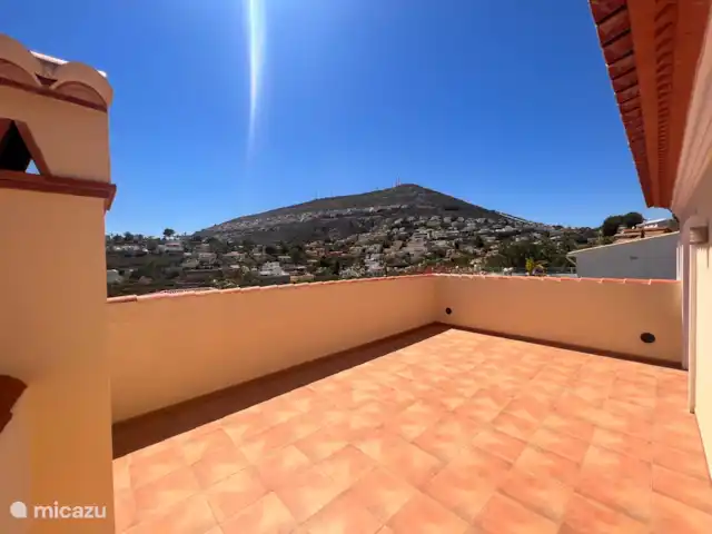 Villa Milà | Espagne, Costa Blanca, Benitachell - villa Il s’agit de la terrasse supérieure qui a des murs plus hauts.