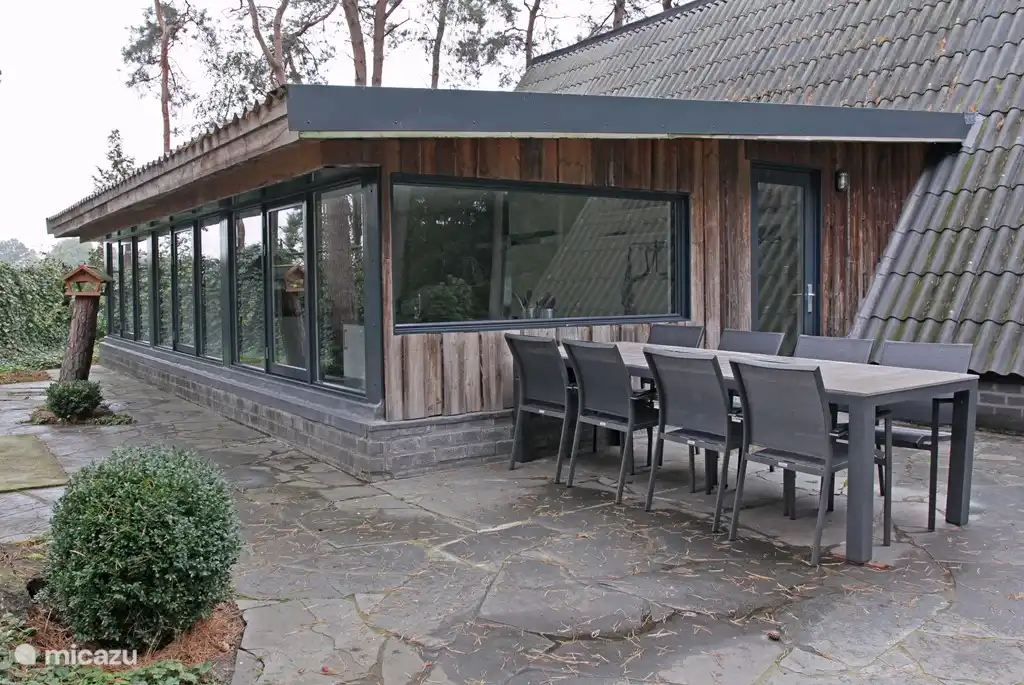 Sitzplatz neben der Küche.