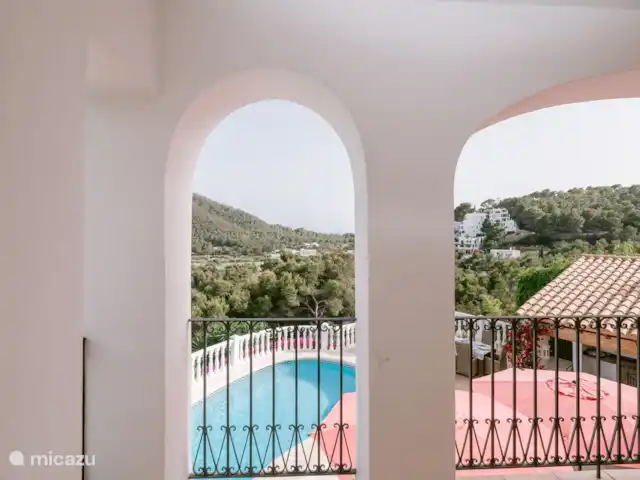 Can Xumeu huren in Spanje, Ibiza, Cala Llonga - villa Overdekt balkon aan masterbedroom