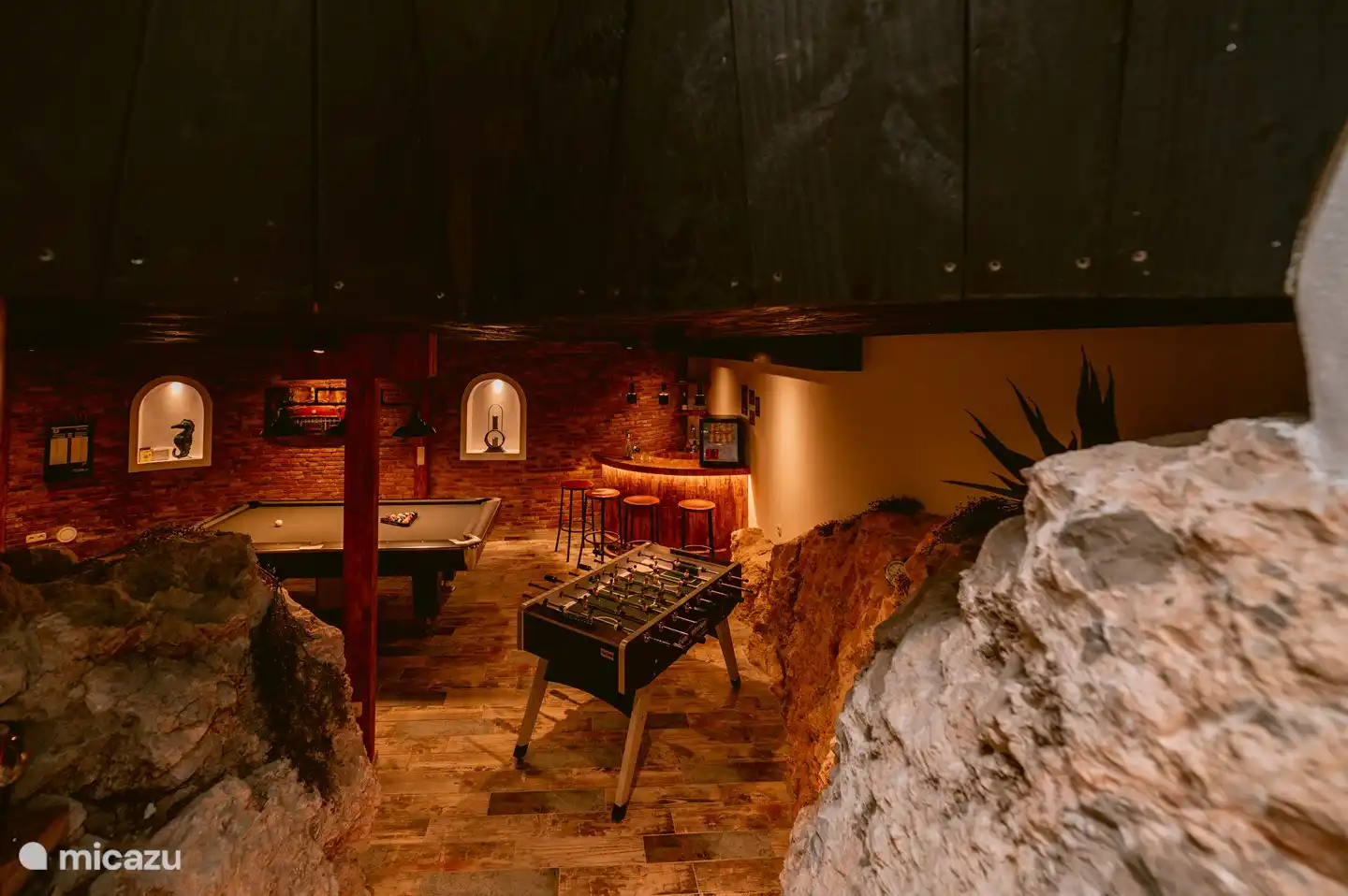 Die Wildhöhle kann vom Haus aus betreten werden.