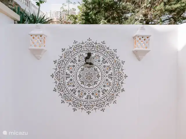Can Xumeu huren in Spanje, Ibiza, Cala Llonga - villa Muurschildering bij het studio terras