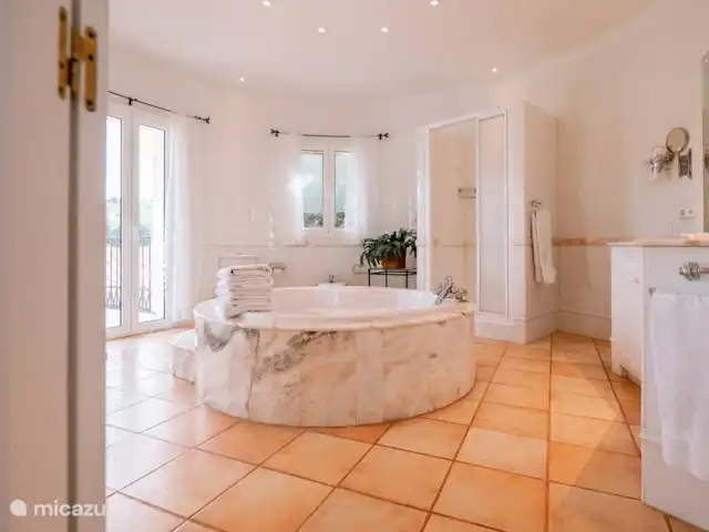 Can Xumeu huren in Spanje, Ibiza, Cala Llonga - villa Privé badkamer Masterbedroom