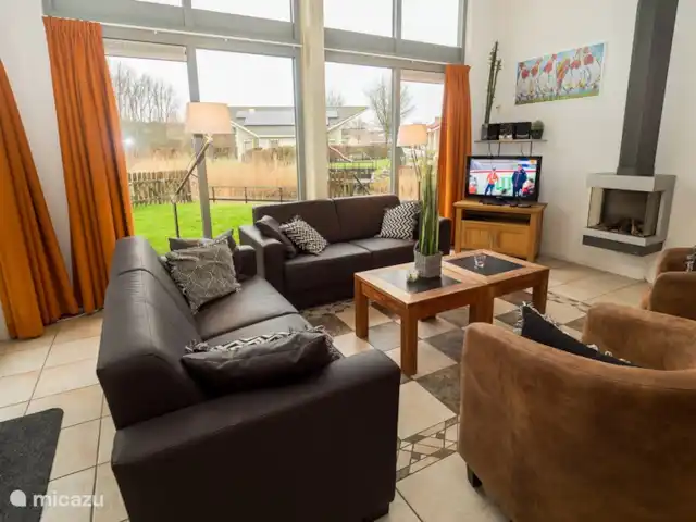 Paardekreek 66 | Pays-Bas, Zélande, Kortgene - maison de vacances Le salon avec beaucoup de lumière