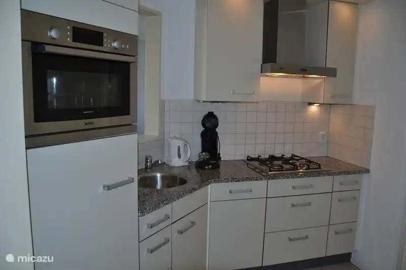 Voll ausgestattete Küche