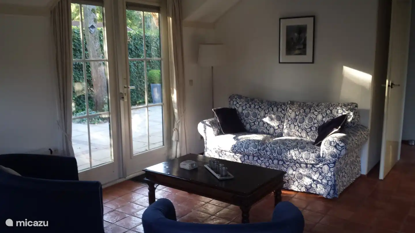 Le salon à nouveau sous un autre angle