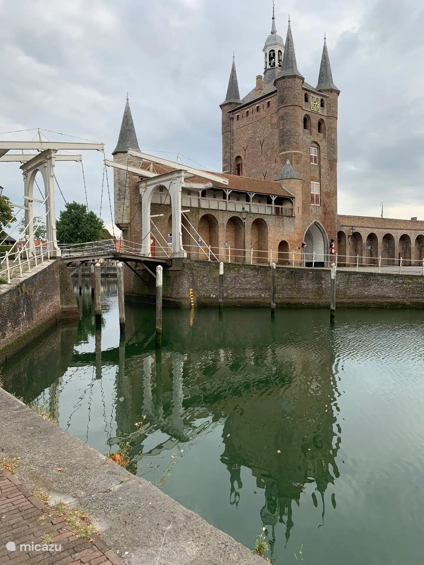 Historische Fassaden, gemütlicher Hafen, schöne Boutiquen und ausgezeichnete Restaurants: Zierikzee ist immer einen Besuch wert.
