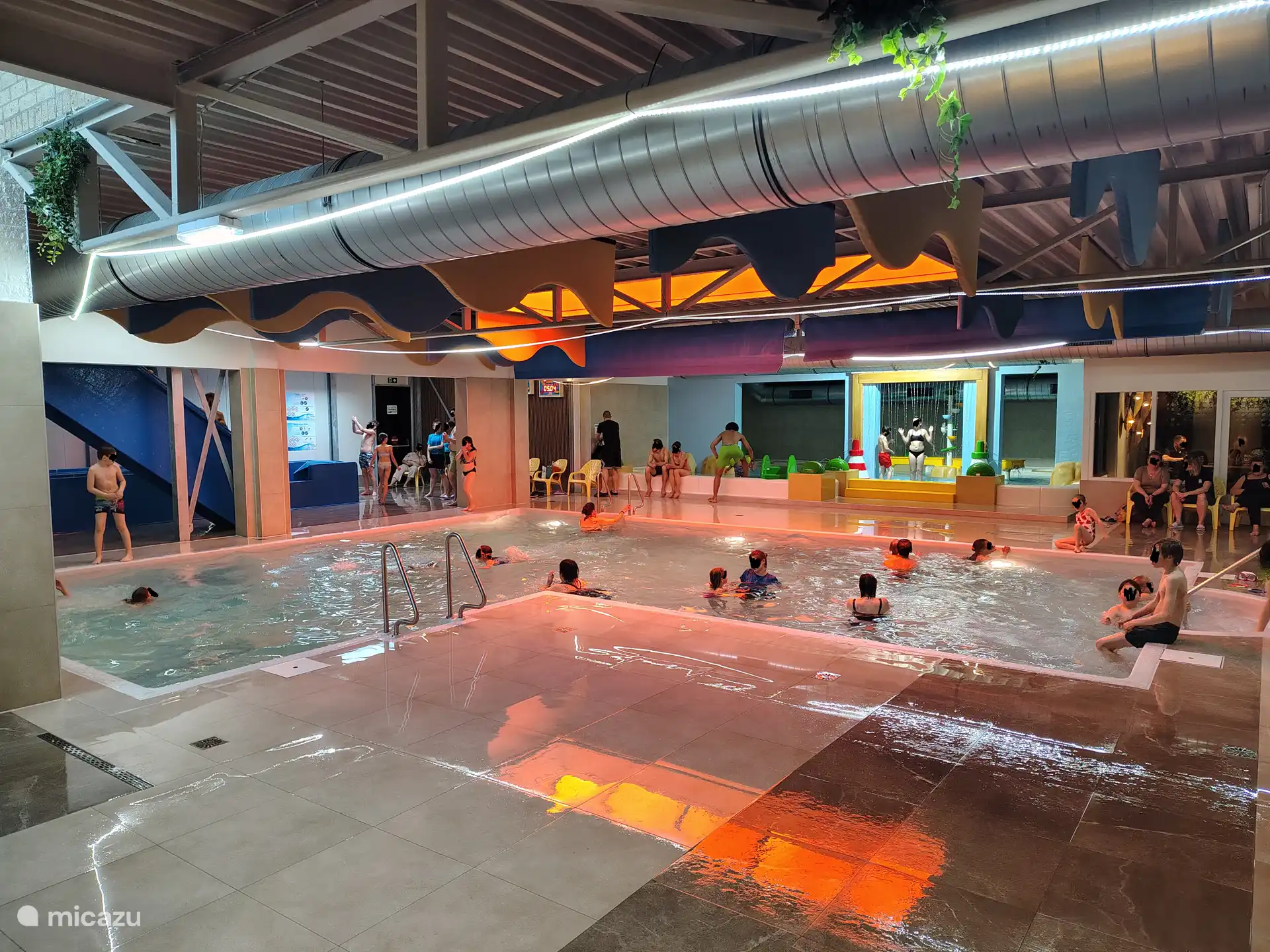 La piscina cubierta renovada.