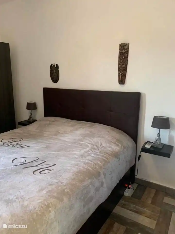 Boxspringbed in Slaapkamer 1 - 160 x 200 met luxe matras en topper. (december 23) 