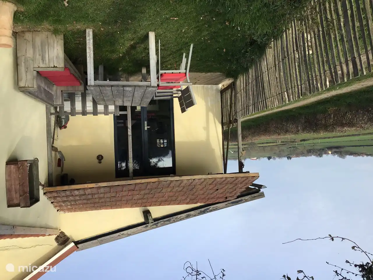 Der Port-fenetre als Eingang zur Wohnung.