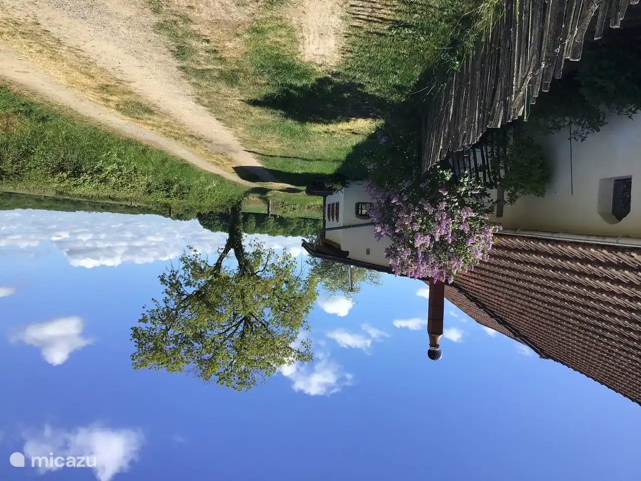 Wenn Sie stoßen stammt aus dem Dorf, die Sie aus der Ferne sehen Sie das Haus und die Wohnung: ruhig in der Natur.