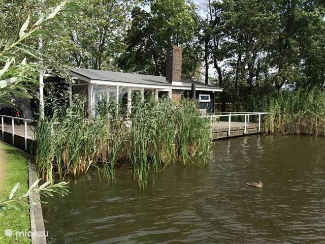 Vakantiehuis Nederland, Friesland, Goëngahuizen - vakantiehuis Uniek vakantiehuis aan het water