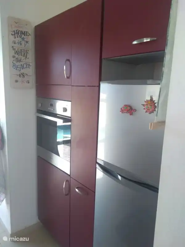 Backofen und Kühlschrank