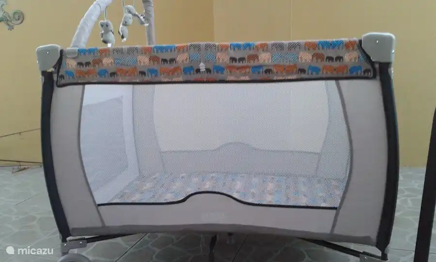 Baby- / Kleinkinderbett vorhanden