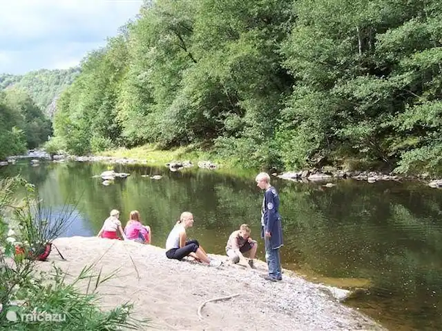 vakantiehuis huren in Frankrijk, Cantal, Beaulieu (Cantal) – Vakantiewoning Beaulieu Wandeling langs de Rhue achter de waterval.