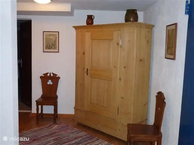 Der gemütliche Flur im Keller.