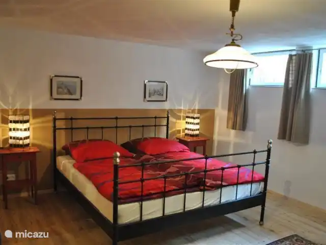 Chalet Naromoru huren in Oostenrijk, Salzburgerland, Saalfelden (Zell am See) - chalet Slaapkamer 4
Weerom een fijne slaapkamer.
Bed 1.80x2.00 meter
Deze slaapkamer ligt in het souterrain.