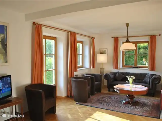 Chalet Naromoru huren in Oostenrijk, Salzburgerland, Saalfelden (Zell am See) - chalet De zithoek in de ryale woonkamer.