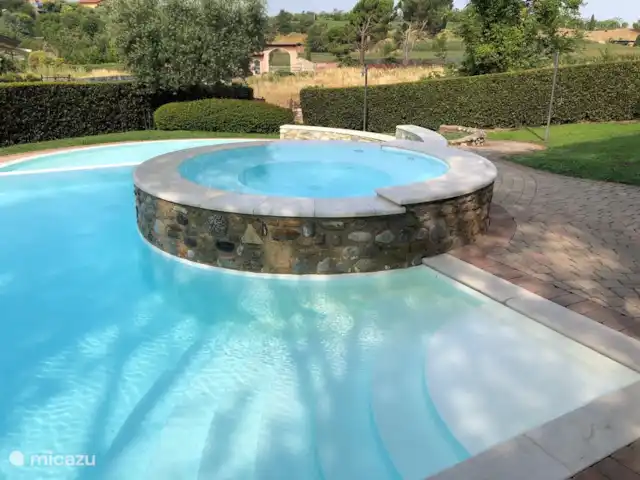 Villa Borgo Venzago | Italie, Lac de Garde, Desenzano del Garda - villa Entrez dans la piscine.