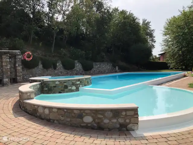 Villa Borgo Venzago | Italie, Lac de Garde, Desenzano del Garda - villa Piscine d'une profondeur de 1,40 bassin pour enfants et jacuzzi.
