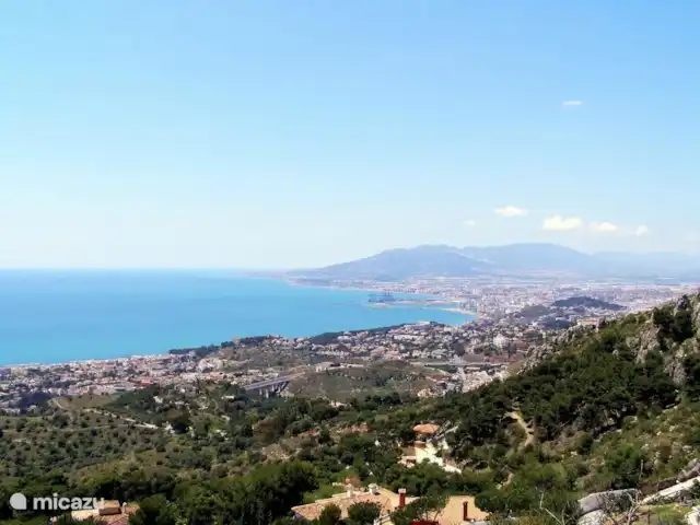 Villa de vacances de luxe, Finca Nirvana | Espagne, Andalousie, Colmenar - maison de vacances La ville de Malaga, vue de la réserve naturelle 'Montes de Malaga'