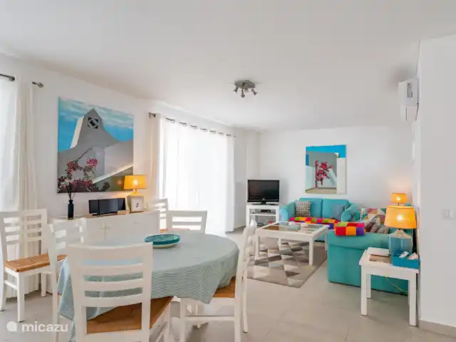 Casa Carpe Diem | Portugal, Algarve, Alvor - villa Salon avec accès à la terrasse du rez-de-chaussée et à la piscine.