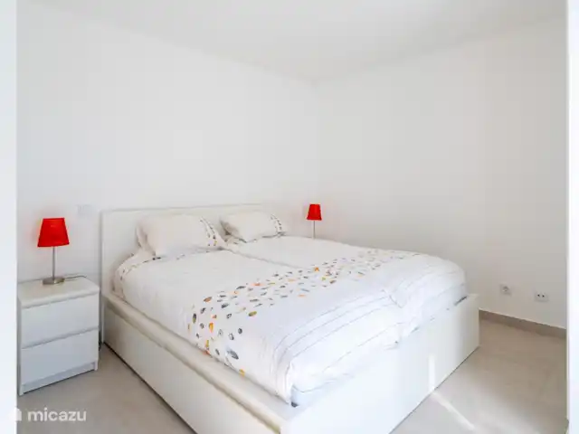 Casa Carpe Diem | Portugal, Algarve, Alvor - villa Chambre spacieuse au rez-de-chaussée, à côté de la salle de bain, grand placard de rangement.