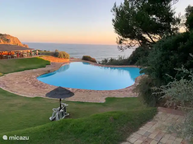 Casa Carpe Diem | Portugal, Algarve, Alvor - villa Belle piscine sur les rochers avec restaurant et vue sur la mer.