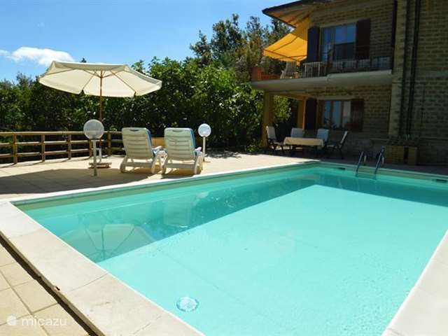 Vakantiehuis Italië, Umbrië, Bettona - villa Mooie vakantiewoning met zwembad