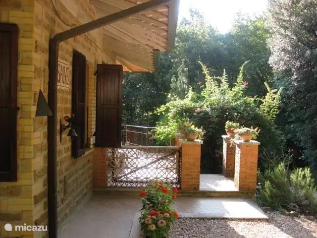 Location de Vacances Italie, Ombrie, Bettona, villa - Belle maison de vacances avec piscine Entrée Casa Salve