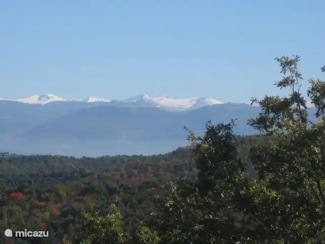 Location de Vacances Italie, Ombrie, Bettona, villa - Belle maison de vacances avec piscine Vue depuis le balcon
sur le Mont Sibellini
