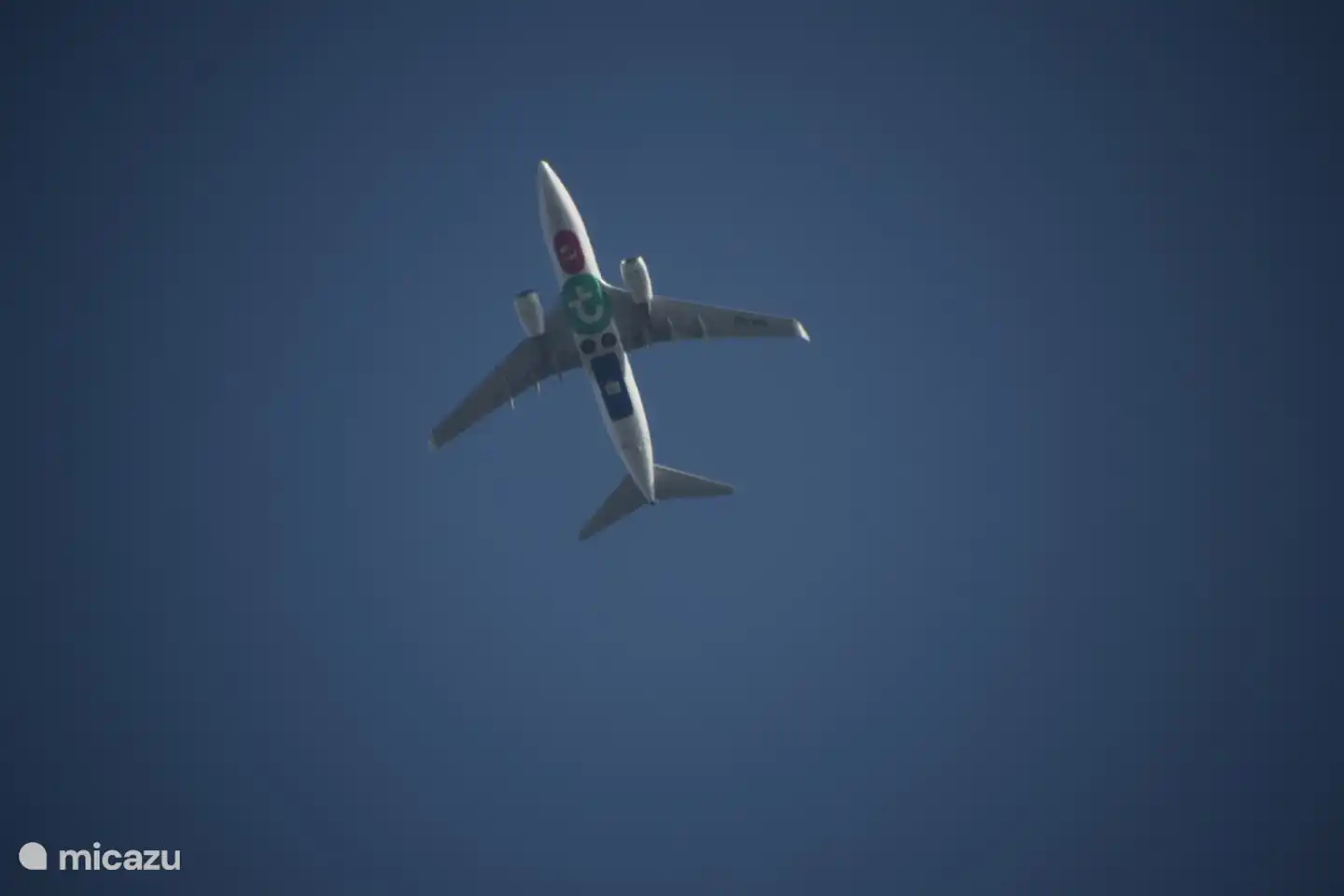 En temporada alta conexión de vuelo por Transavia de Rotterdam a Perugia (aeropuerto a 16 km).