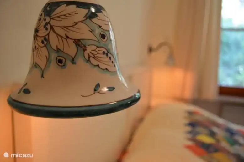 Dormitorio con baño.