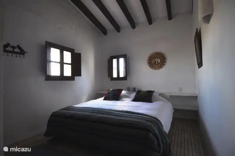 Non visible sur les photos : toutes les chambres ont des armoires encastrées.