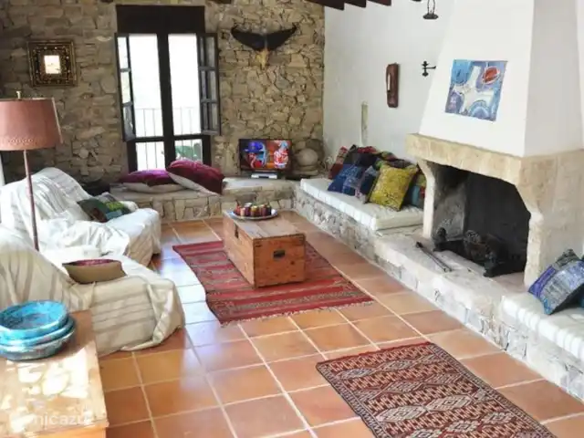 Finca Los Monteros | Espagne, Costa Blanca, Benissa - finca Coin salon confortable avec cheminée authentique.